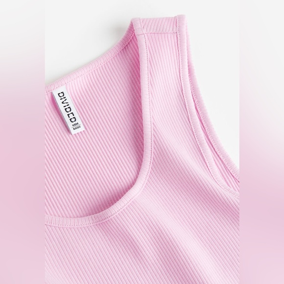 3/$10 H&M Divided Ribbed Tank Top - Picture 5 of 12
